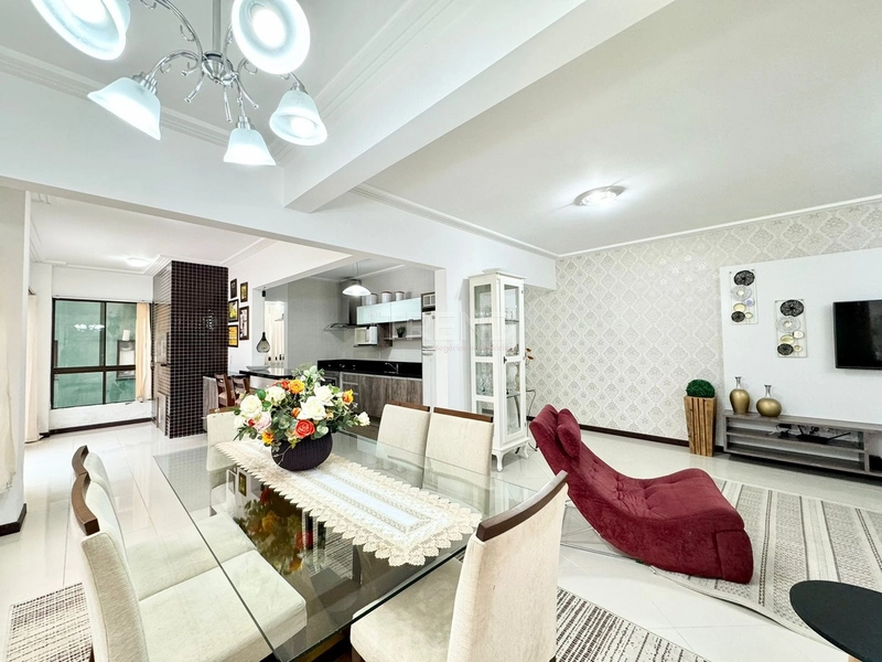 Amplo apartamento de frente!!: 10ª foto da galeria de imagens do imóvel