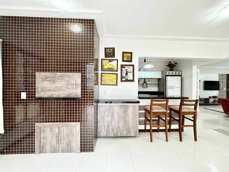 Amplo apartamento de frente!!: 7ª foto da galeria de imagens do imóvel