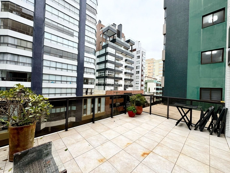 Amplo apartamento de frente!!: 1ª foto da galeria de imagens do imóvel