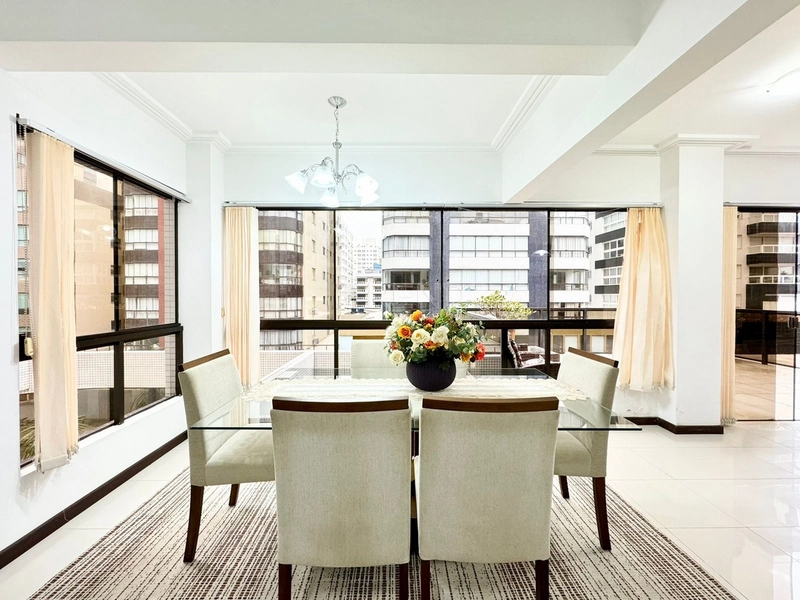 Amplo apartamento de frente!!: 6ª foto da galeria de imagens do imóvel