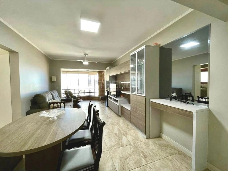 Apartamento mobiliado junto da Praça Flávio Boianowski e do mar: 5ª foto da galeria de imagens do imóvel