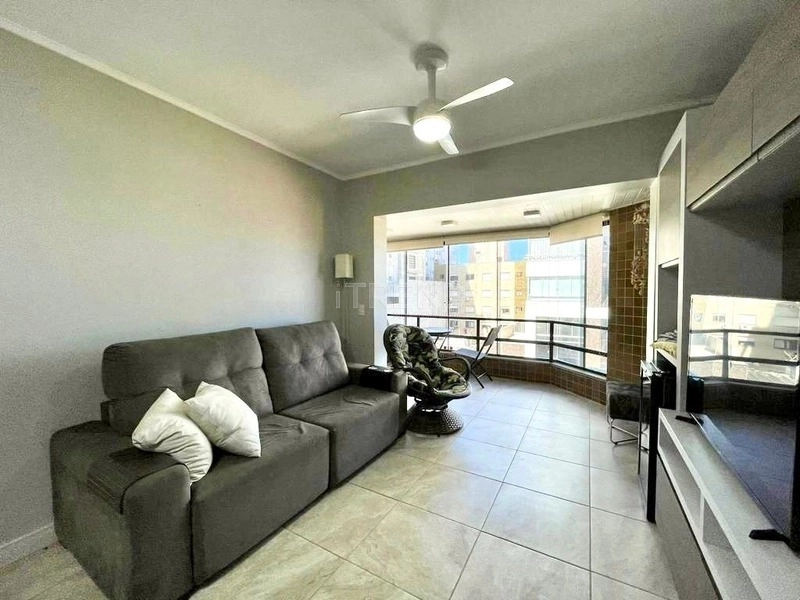 Apartamento mobiliado junto da Praça Flávio Boianowski e do mar: 3ª foto da galeria de imagens do imóvel