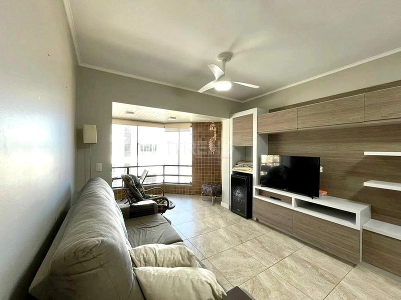 Apartamento mobiliado junto da Praça Flávio Boianowski e do mar: 4ª foto da galeria de imagens do imóvel