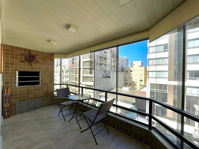 Apartamento mobiliado junto da Praça Flávio Boianowski e do mar