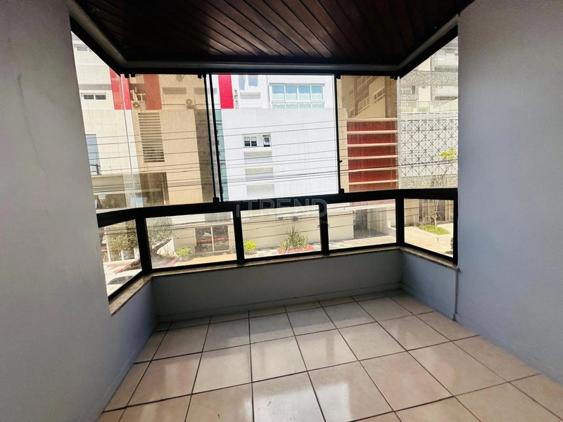 Amplo apartamento com churrasqueira na sacada de frente para avenida.: 6ª foto da galeria de imagens do imóvel
