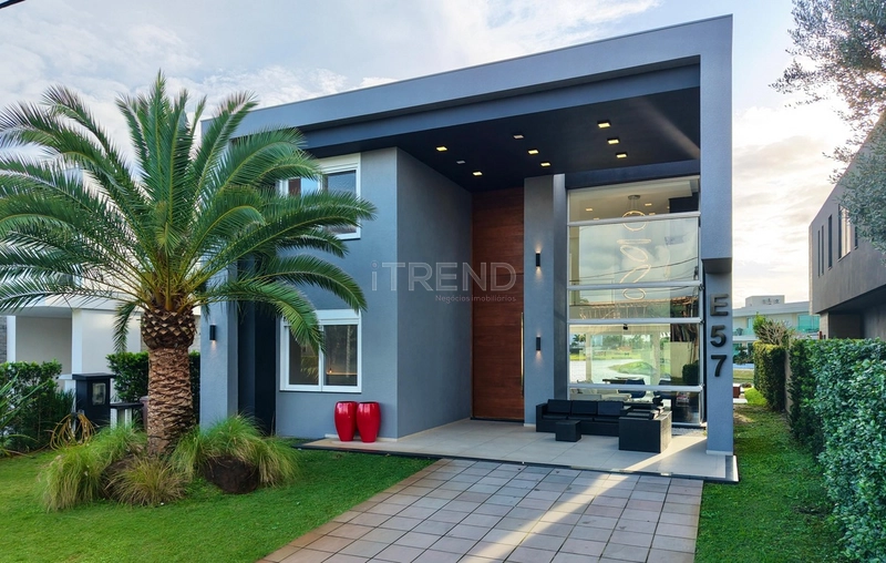 CONDOMÍNIO ENSEADA SOBRADO BEIRA LAGO A VENDA