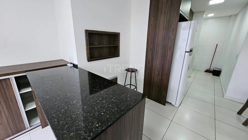 PRÉDIO DE ESQUINA NA AVENIDA CENTRAL: 9ª foto da galeria de imagens do imóvel
