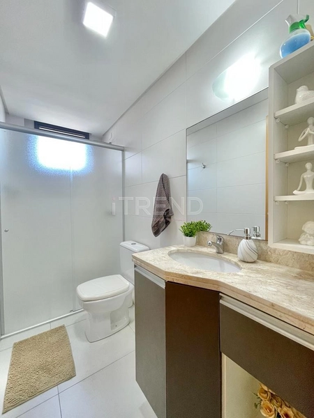 No Centro, andar alto, mobiliado e decorado: 3ª foto da galeria de imagens do imóvel