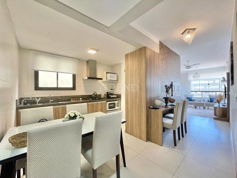 No Centro, andar alto, mobiliado e decorado: 4ª foto da galeria de imagens do imóvel