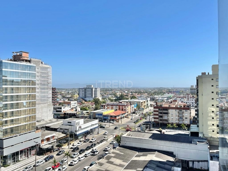 No Centro, andar alto, mobiliado e decorado: 5ª foto da galeria de imagens do imóvel