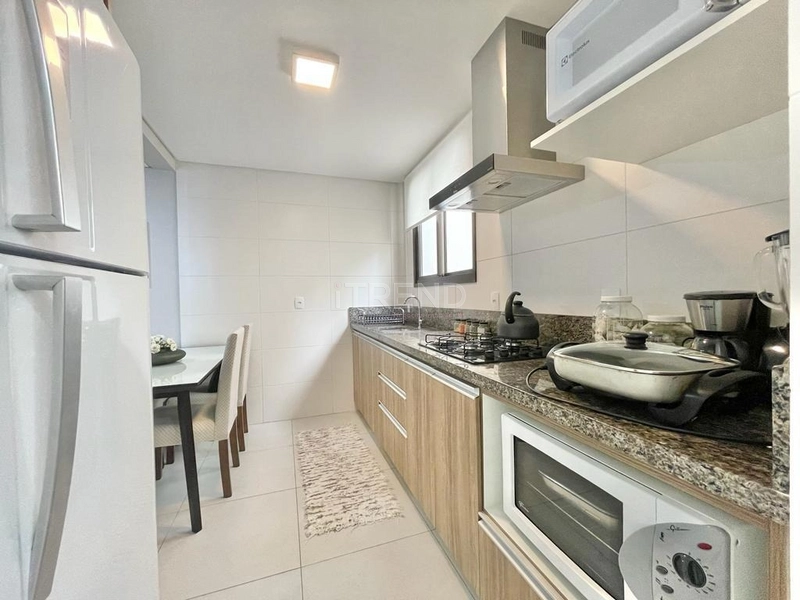 No Centro, andar alto, mobiliado e decorado: 9ª foto da galeria de imagens do imóvel
