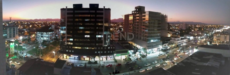 No Centro, andar alto, mobiliado e decorado: 24ª foto da galeria de imagens do imóvel