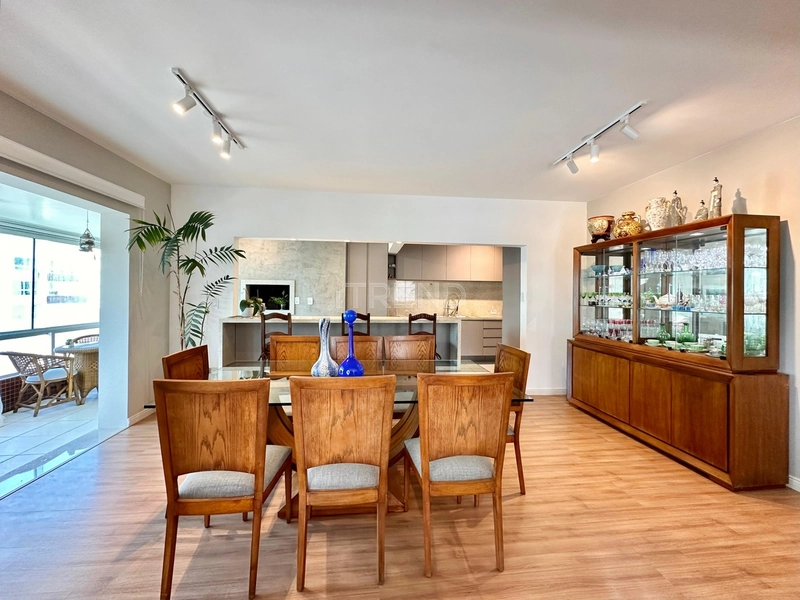 APARTAMENTO À VENDA EM EDIFÍCIO A 2 QUADRAS DA BEIRA MAR:: 7ª foto da galeria de imagens do imóvel