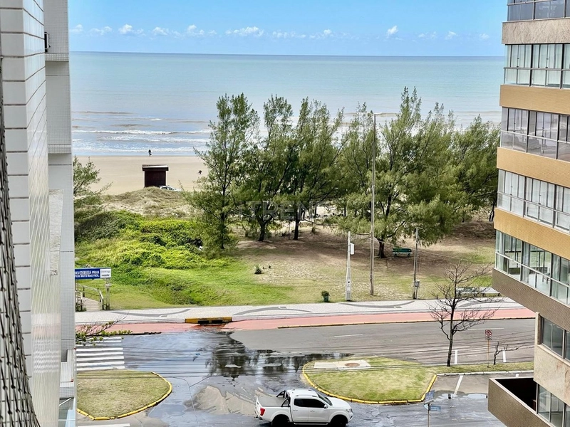 COM VISTA PARA O MAR: 1ª foto da galeria de imagens do imóvel