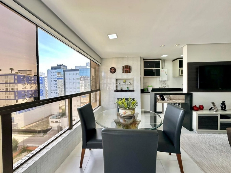 APARTAMENTO À VENDA  COM VISTA PARA O MAR