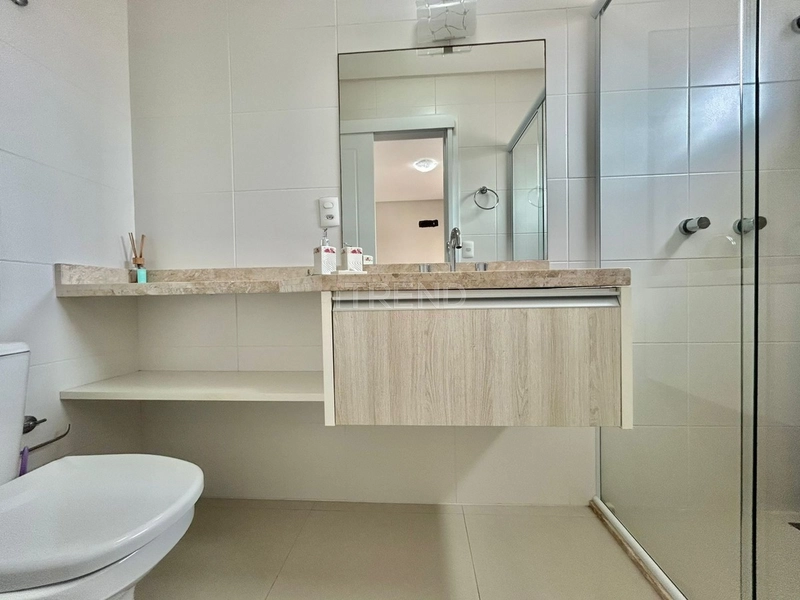 PRÉDIO DE ESQUINA NA PRAÇA DA FLÁVIO BOIANOVSKI: 8ª foto da galeria de imagens do imóvel