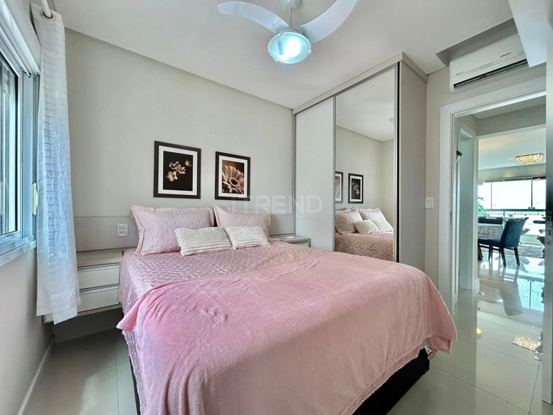 PRÉDIO DE ESQUINA NA PRAÇA DA FLÁVIO BOIANOVSKI: 2ª foto da galeria de imagens do imóvel