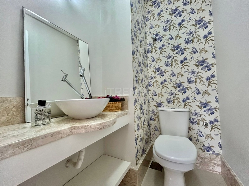 PRÉDIO DE ESQUINA NA PRAÇA DA FLÁVIO BOIANOVSKI: 4ª foto da galeria de imagens do imóvel