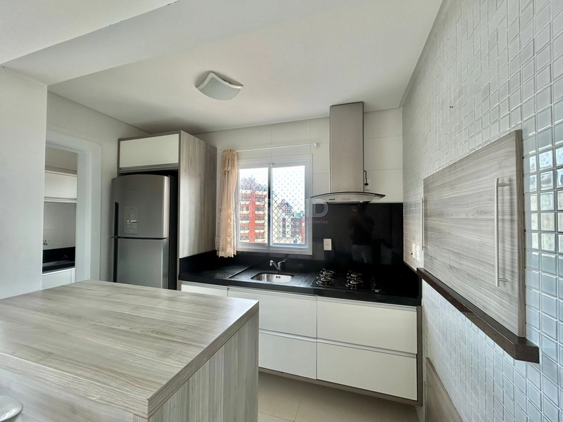 PRÉDIO DE ESQUINA NA PRAÇA DA FLÁVIO BOIANOVSKI: 9ª foto da galeria de imagens do imóvel