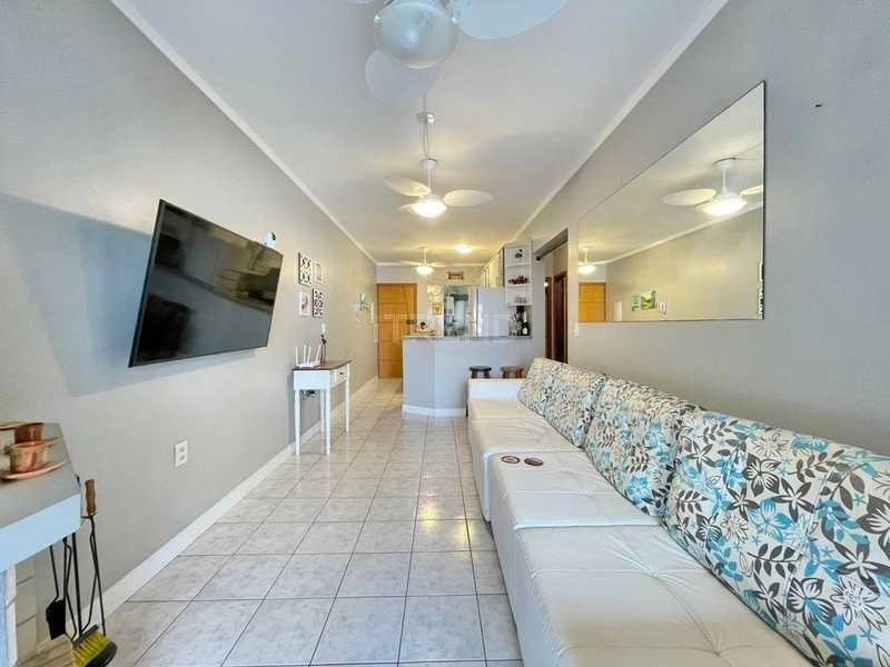 EM FRENTE A PRAÇA: 5ª foto da galeria de imagens do imóvel