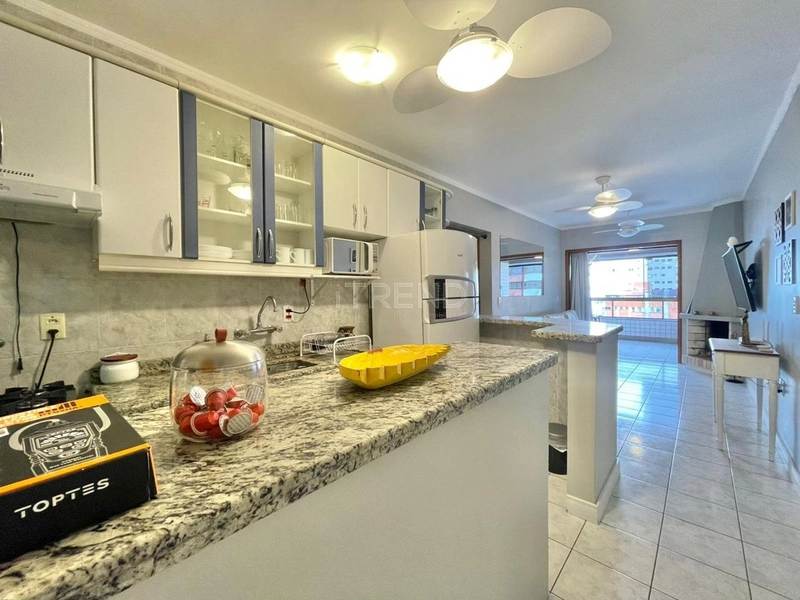 EM FRENTE A PRAÇA: 4ª foto da galeria de imagens do imóvel