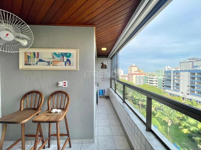 EM FRENTE A PRAÇA: 1ª foto da galeria de imagens do imóvel