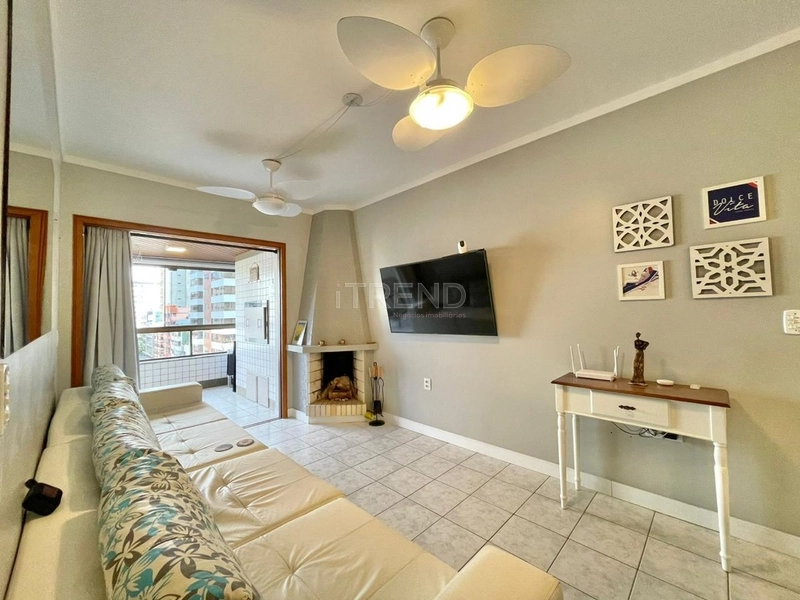 EM FRENTE A PRAÇA: 3ª foto da galeria de imagens do imóvel