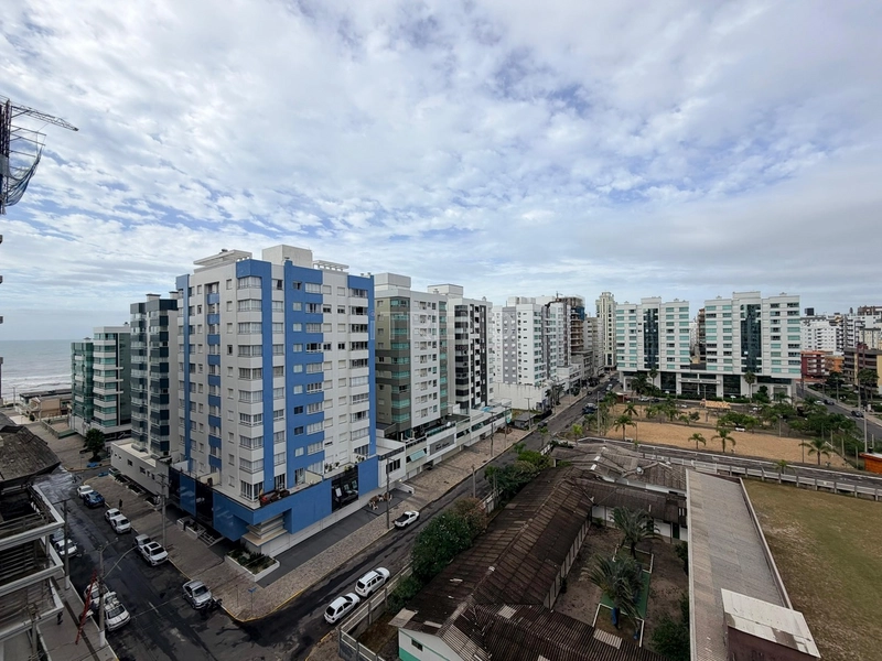 Apto de frente com vista para praça: 7ª foto da galeria de imagens do imóvel