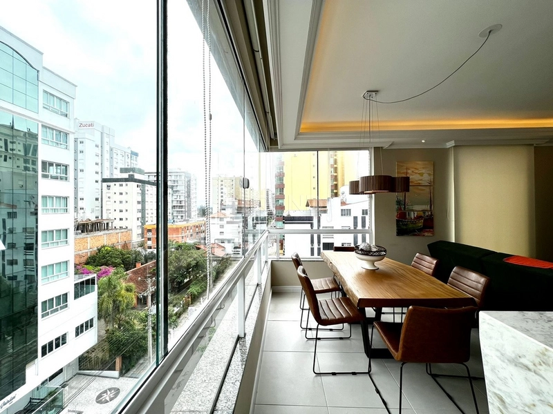Finamente mobiliado e decorado: 1ª foto da galeria de imagens do imóvel