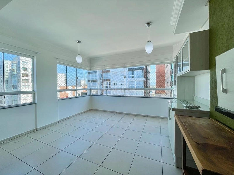 Amplo apartamento de frente: 2ª foto da galeria de imagens do imóvel