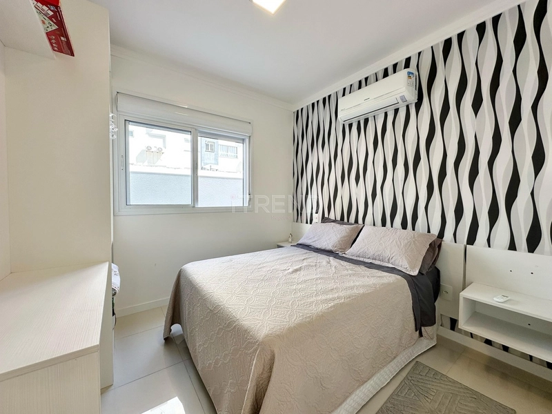 APARTAMENTO À VENDA COM TERRAÇO LATERAL: 3ª foto da galeria de imagens do imóvel