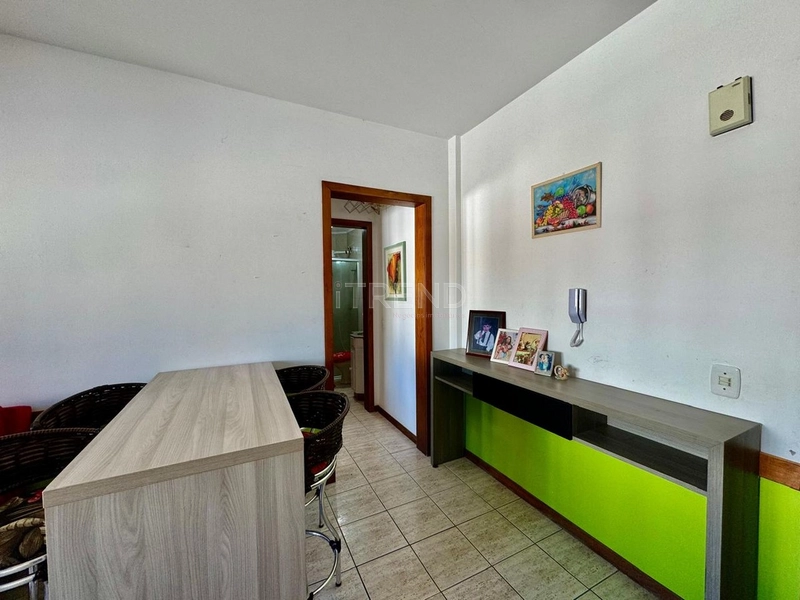 Um dormitório na Avenida Paraguassú no centro da cidade: 3ª foto da galeria de imagens do imóvel