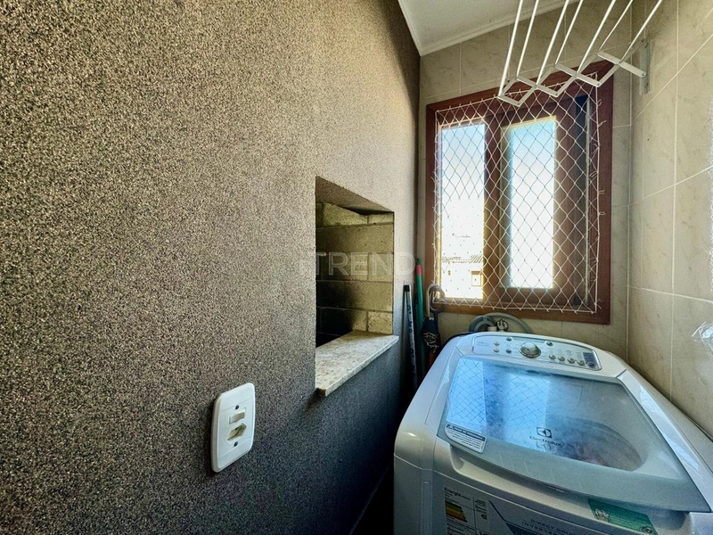 Um dormitório na Avenida Paraguassú no centro da cidade: 7ª foto da galeria de imagens do imóvel