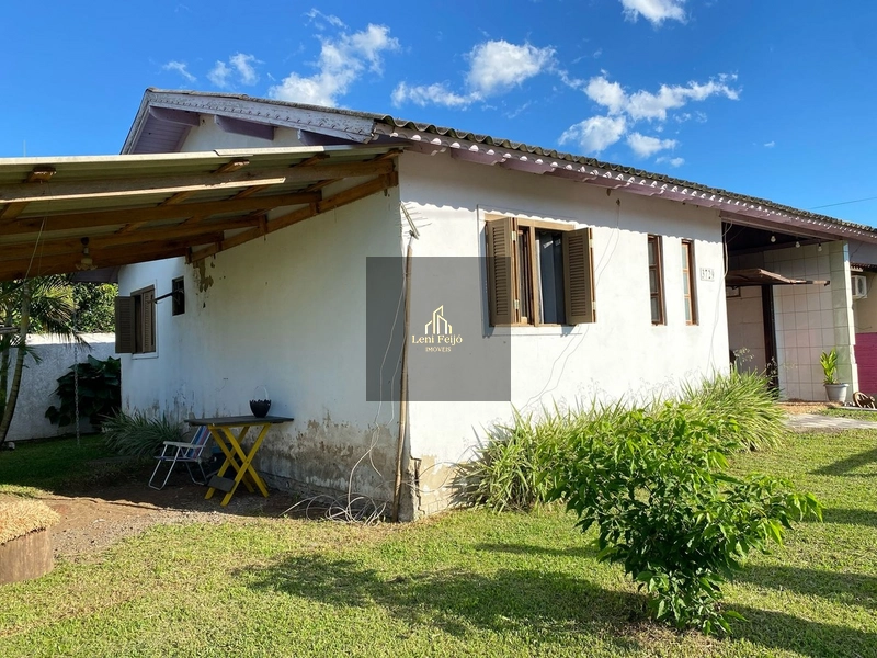 CASA DE ESQUINA NO CENTRO DE TERRA DE AREIA: 4ª foto da galeria de imagens do imóvel