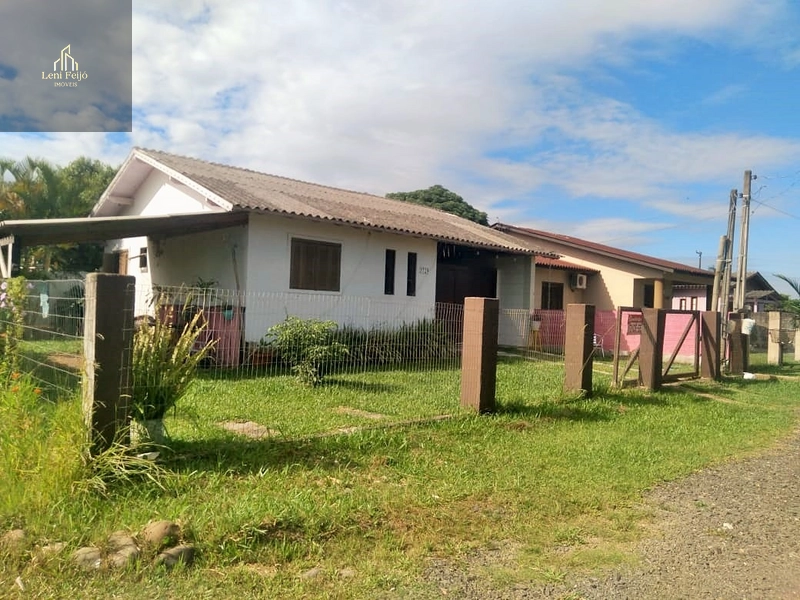 CASA DE ESQUINA NO CENTRO DE TERRA DE AREIA: 2ª foto da galeria de imagens do imóvel