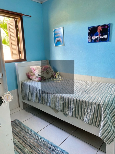 CASA DE ESQUINA NO CENTRO DE TERRA DE AREIA: 12ª foto da galeria de imagens do imóvel