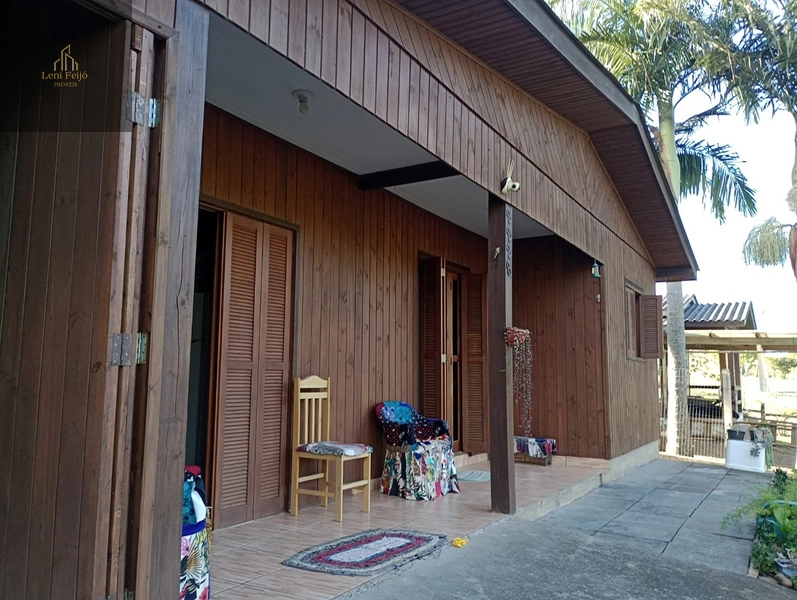 CASA EM TRÊS FORQUILHAS NO CENTRO: 2ª foto da galeria de imagens do imóvel