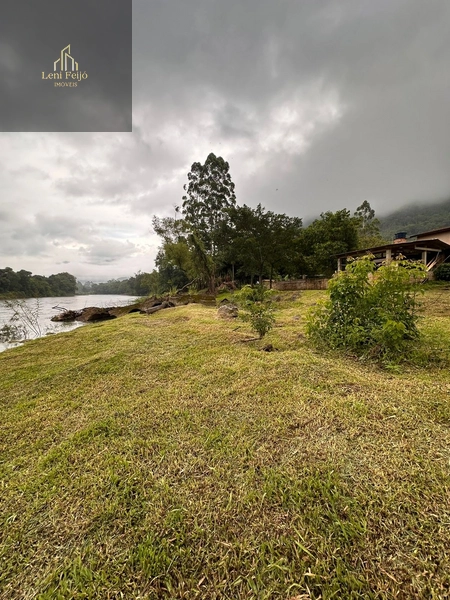 CASA BEIRA RIO TRÊS FORQUILHAS