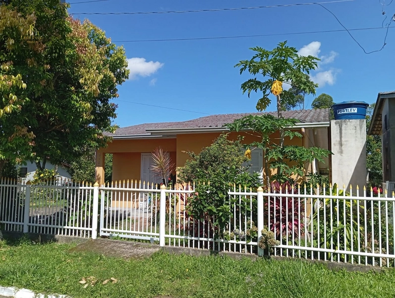 CASA À VENDA: 2ª foto da galeria de imagens do imóvel