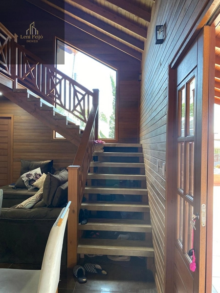 LINDA CASA DE MADEIRA COM PISCINA – TORRES/RS: 28ª foto da galeria de imagens do imóvel