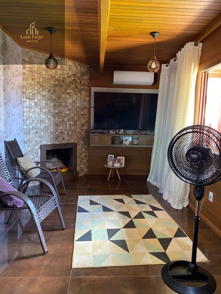 LINDA CASA DE MADEIRA COM PISCINA – TORRES/RS: 17ª foto da galeria de imagens do imóvel