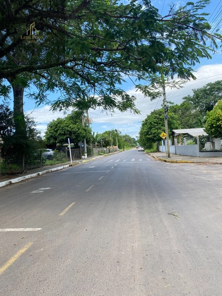 Terreno 1.991m² no centro com casa de alvenaria: 3ª foto da galeria de imagens do imóvel