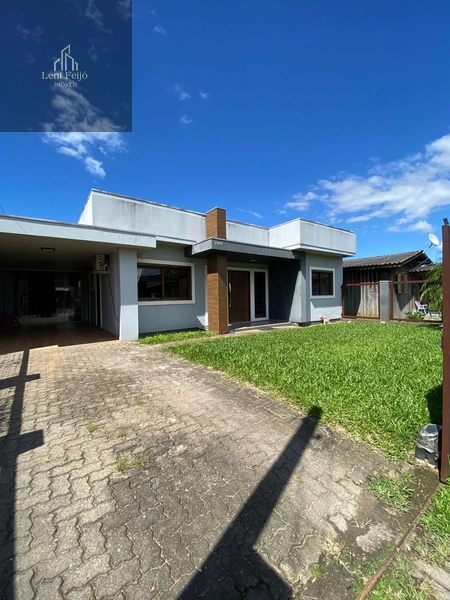 Casa com 2 dormitórios e piscina aquecida.: 2ª foto da galeria de imagens do imóvel