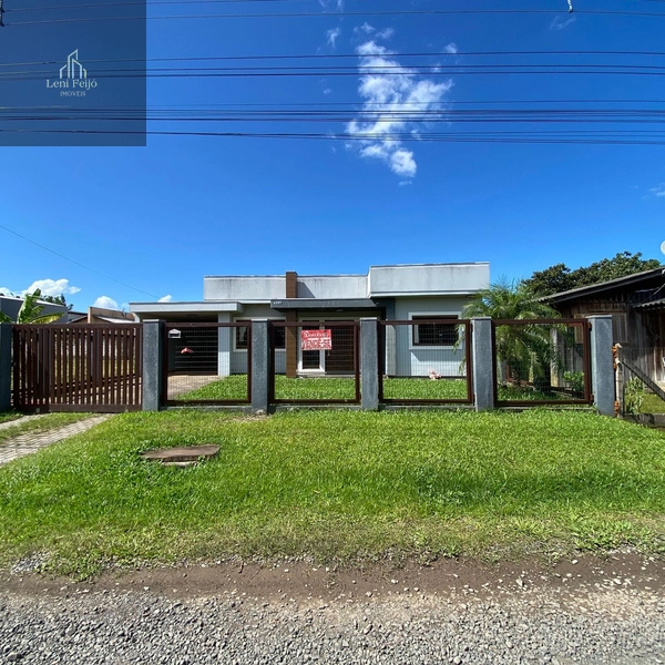 Casa com 2 dormitórios e piscina aquecida.: 1ª foto da galeria de imagens do imóvel