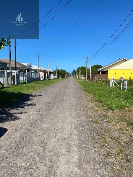 Terreno de esquina a 500m do mar em Arroio do Sal: 2ª foto da galeria de imagens do imóvel