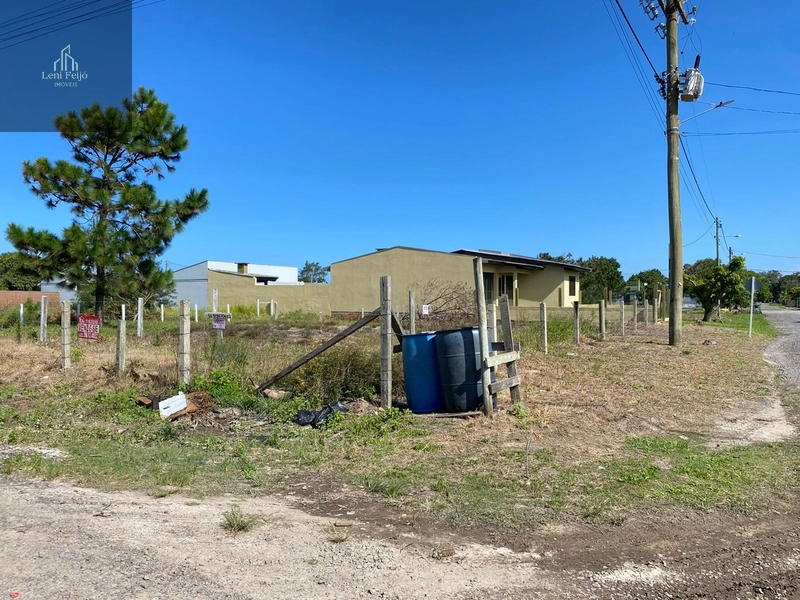Terreno de esquina a 500m do mar em Arroio do Sal: 3ª foto da galeria de imagens do imóvel