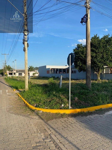 Terreno de esquina escriturado no Centro da cidade: 4ª foto da galeria de imagens do imóvel