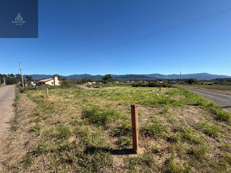 Terreno de esquina escriturado em Terra de Areia/RS: 2ª foto da galeria de imagens do imóvel