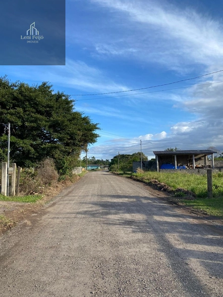 Casa com quiosque completo e pátio fechado: 8ª foto da galeria de imagens do imóvel
