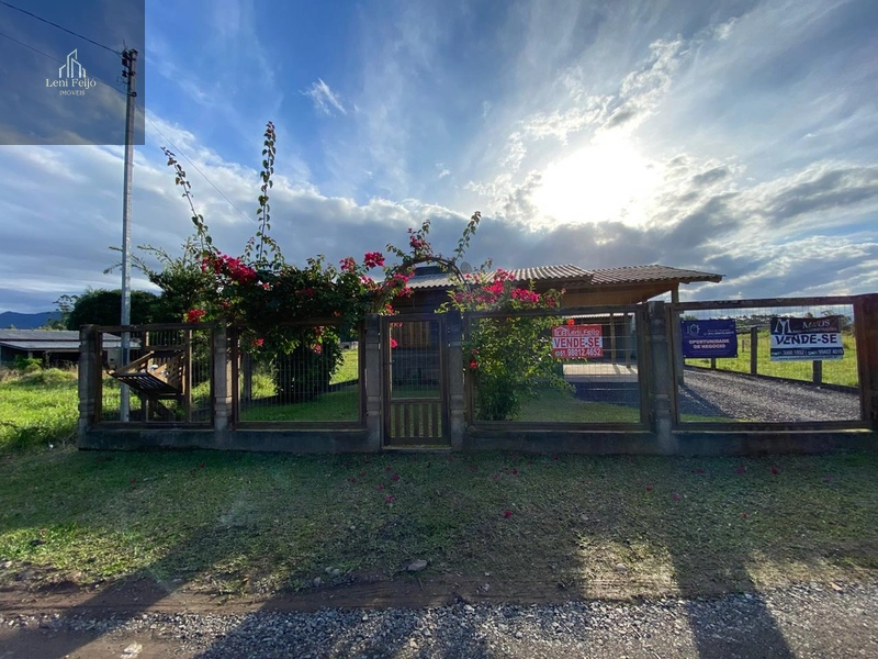 Casa com quiosque completo e pátio fechado: 4ª foto da galeria de imagens do imóvel